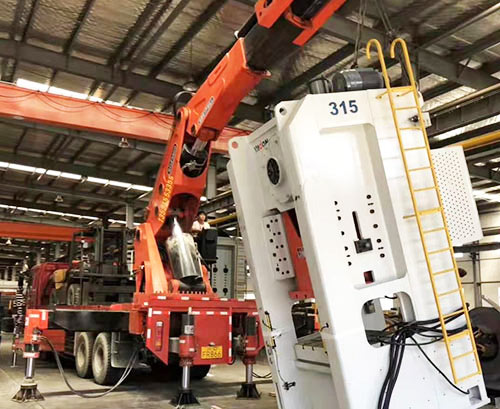 上安乡附近随车吊出租，轻松解决运输难题